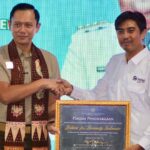 Habitat for Humanity Indonesia Receives Award from Coordinating Minister AHY for Its Contribution to Integrated Slum Upgrading in Gresik